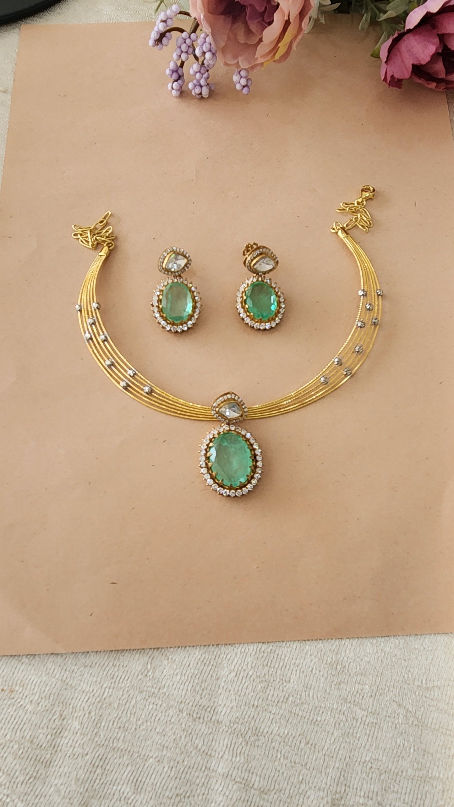 Hasli with Green stone Victorian pendant set