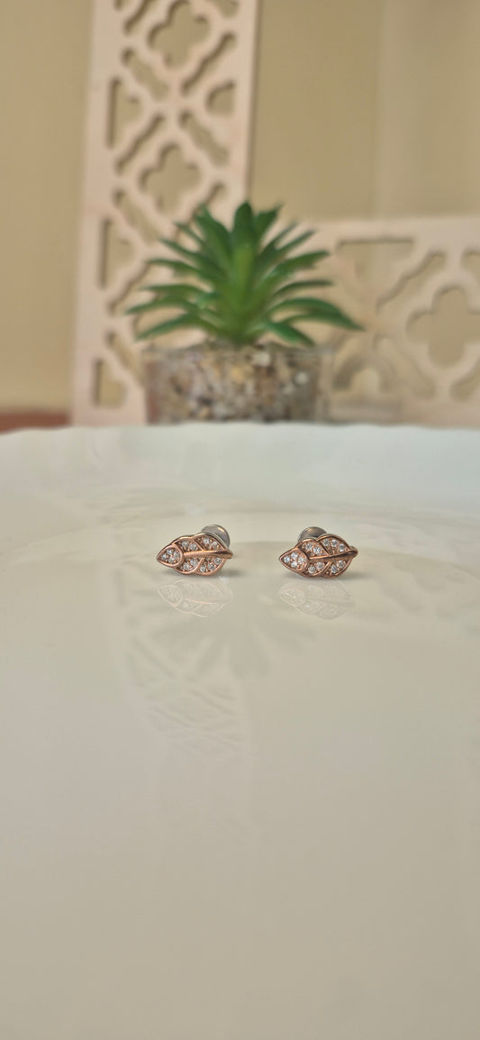 Leaf dual tone stud
