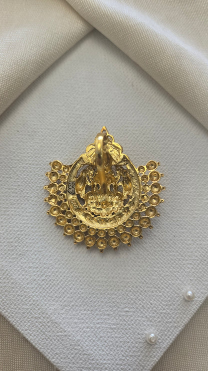 Nagaru pendant