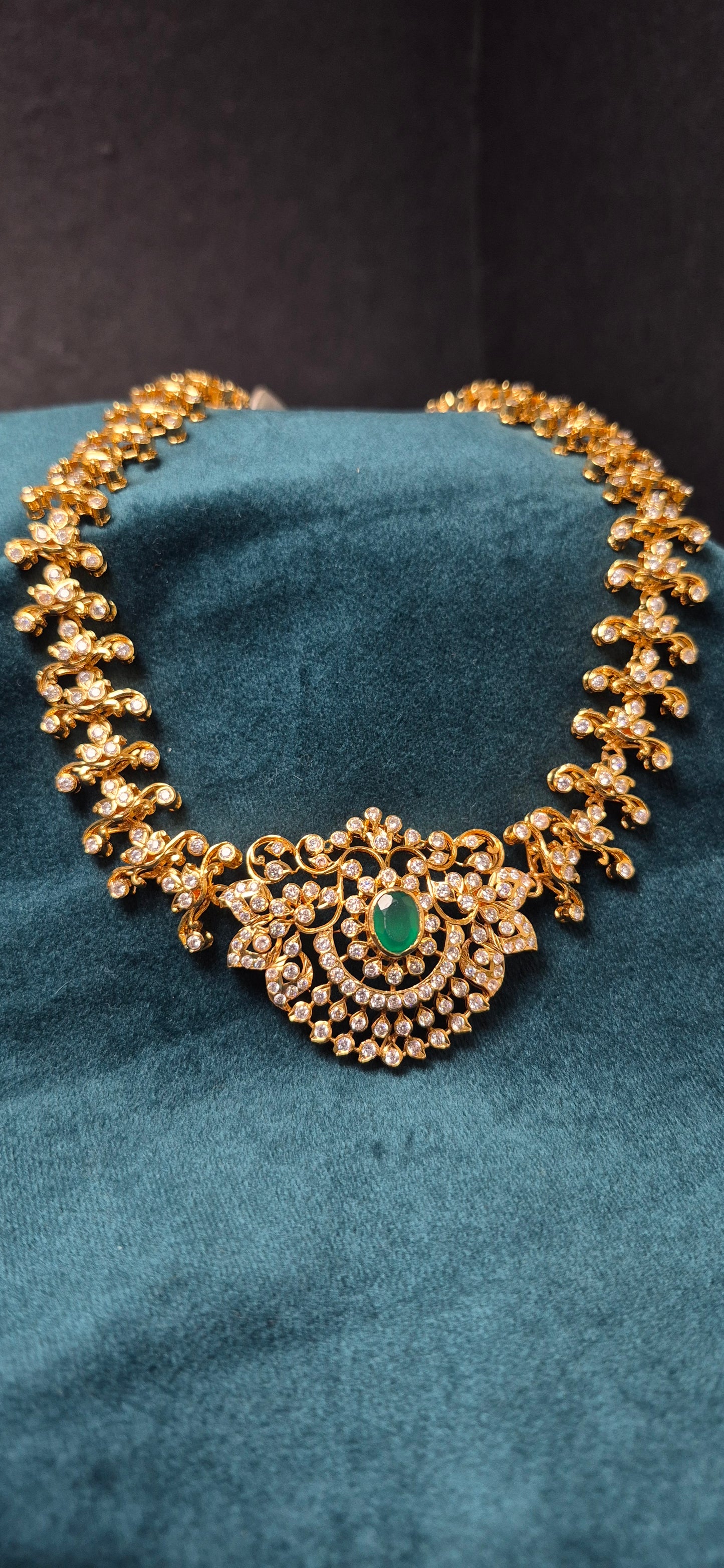 Close setting diamond look alike necklace