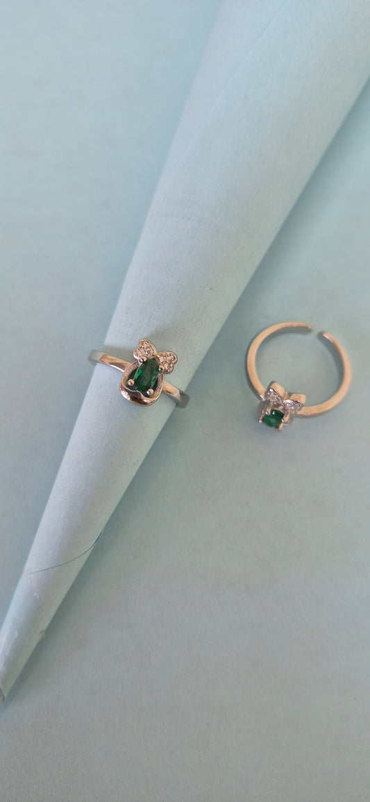 Mickey toe rings with green stone