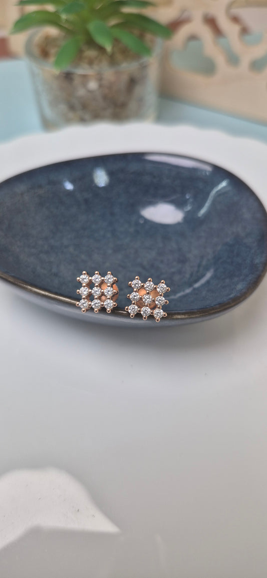 9 stone Diamond design stud
