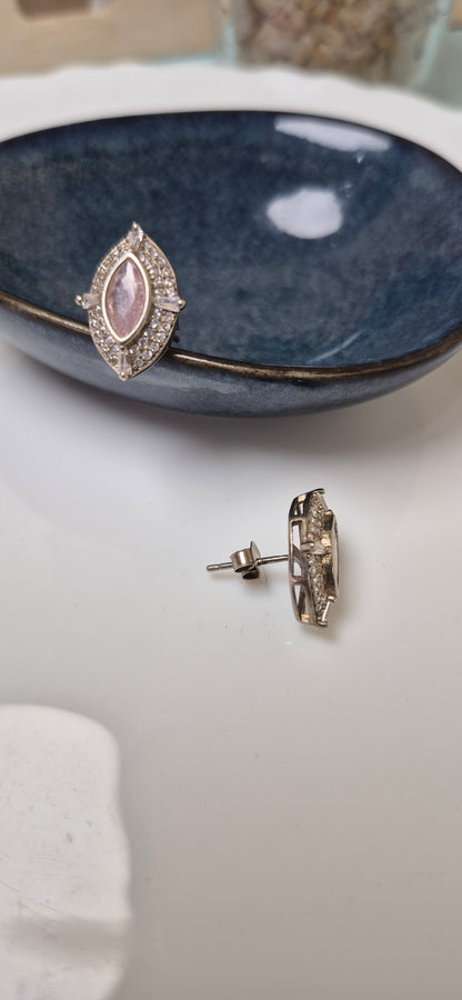 Sea stone studs