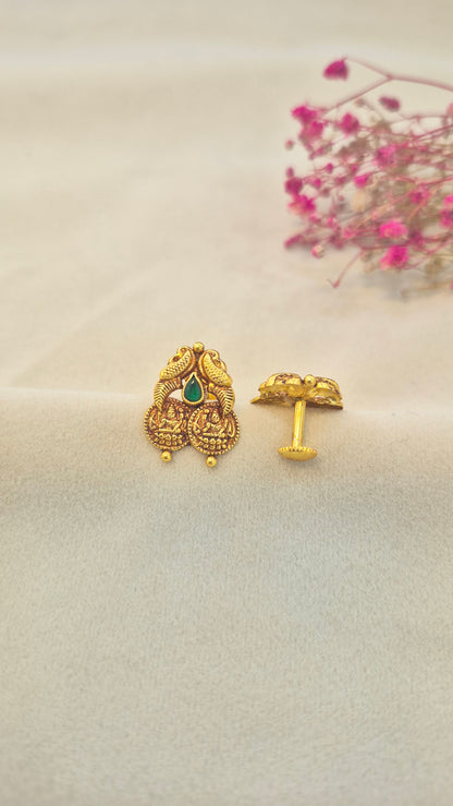 Double parrot kasu stud
