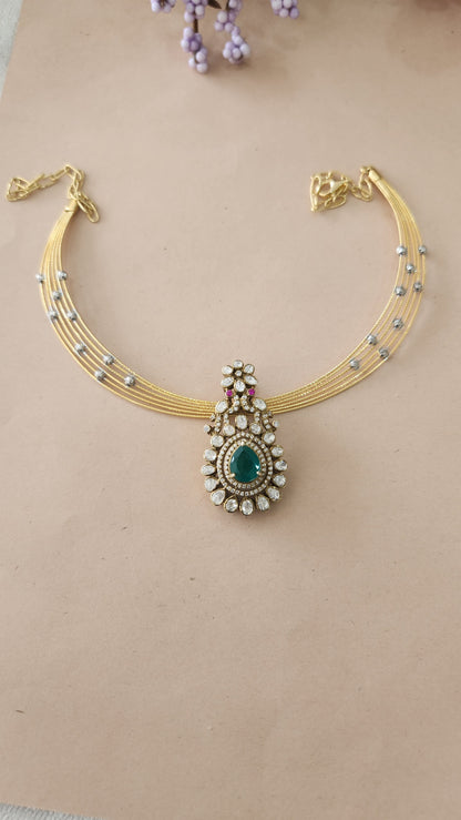 Hasli with Green stone Victorian pendant