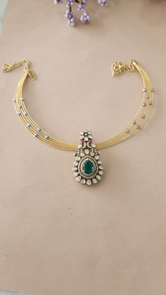 Hasli with Green stone Victorian pendant