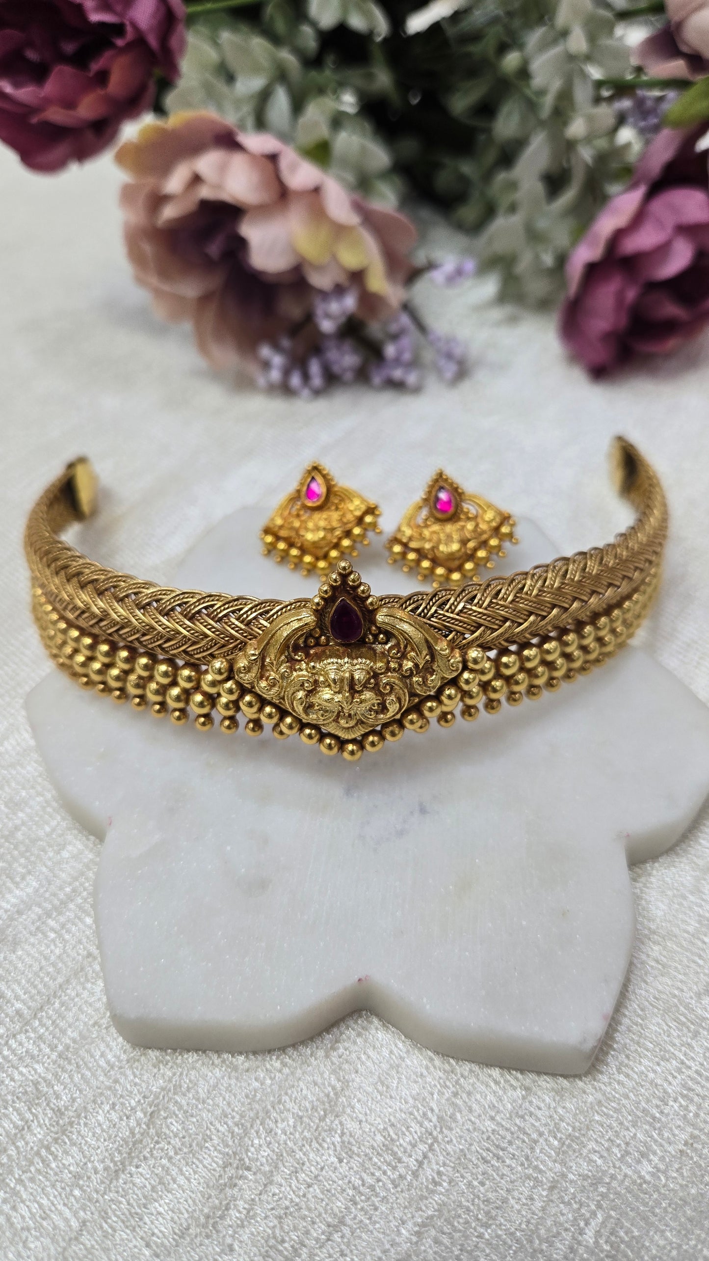 Coorgi Simha mukha Choker and Bhaju bandh