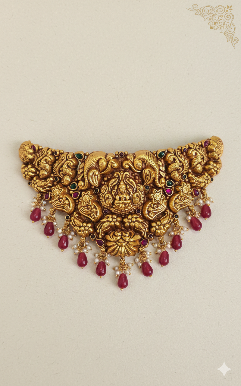 Nakas Choker Necklace with red beads