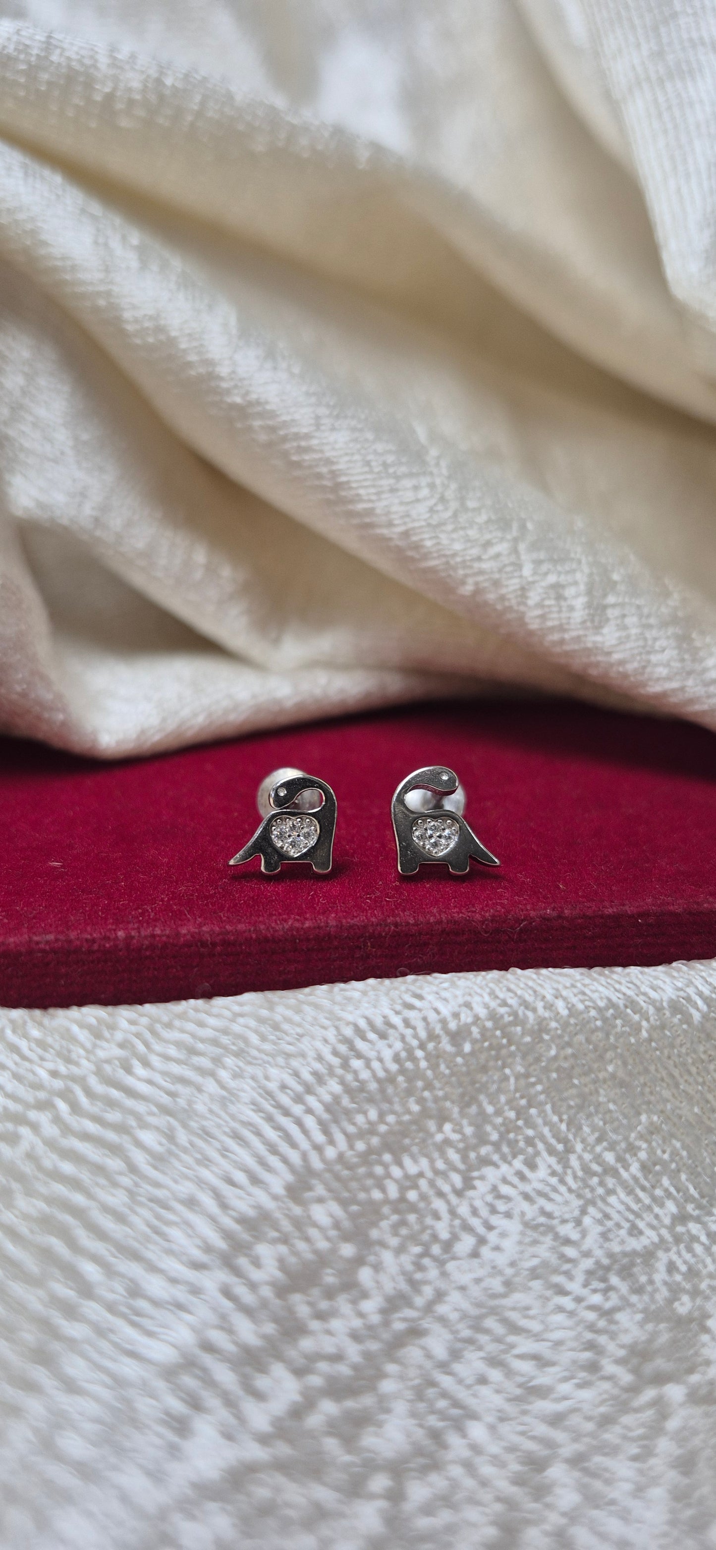 Dino studs