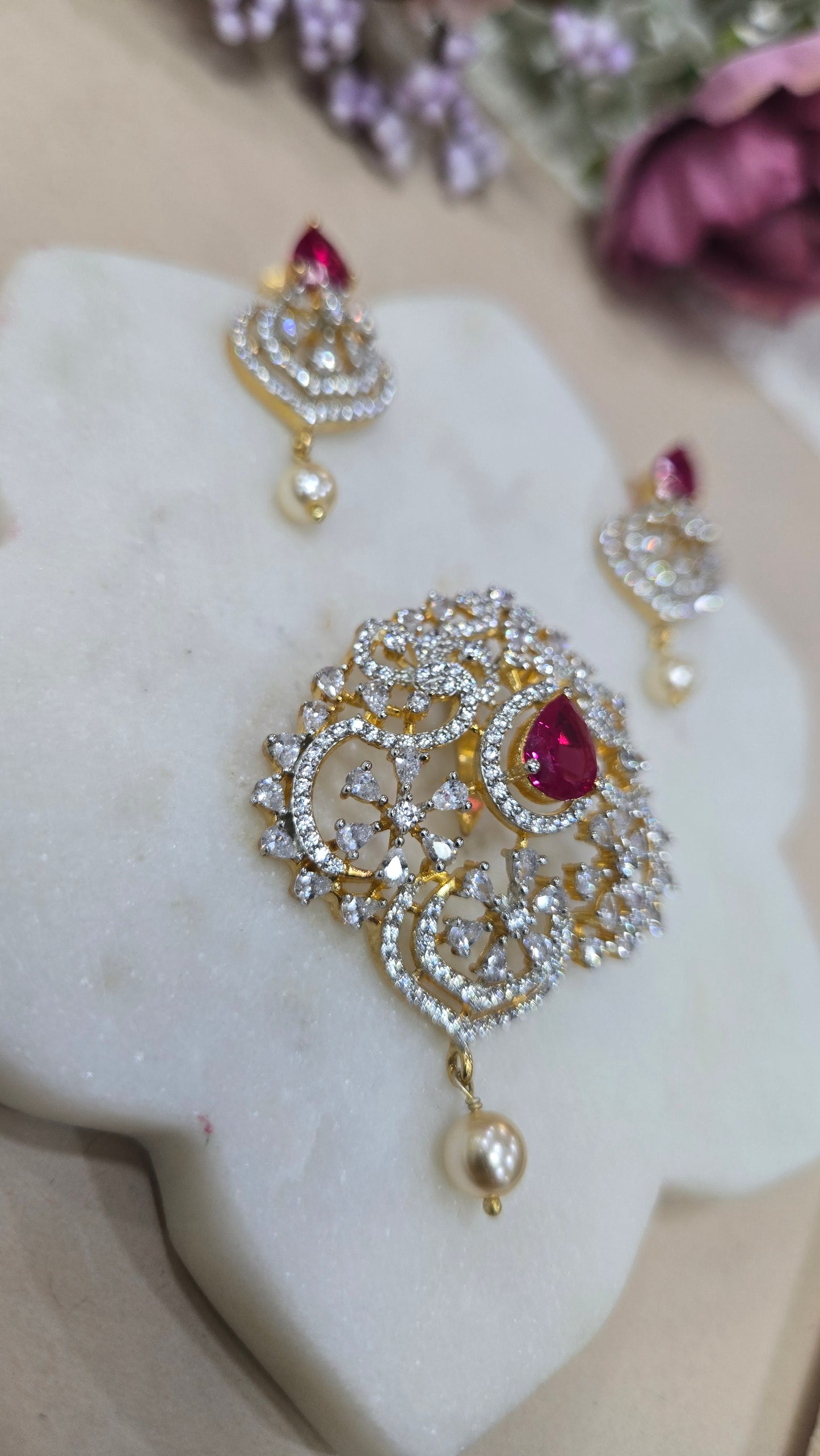 Pendant set
