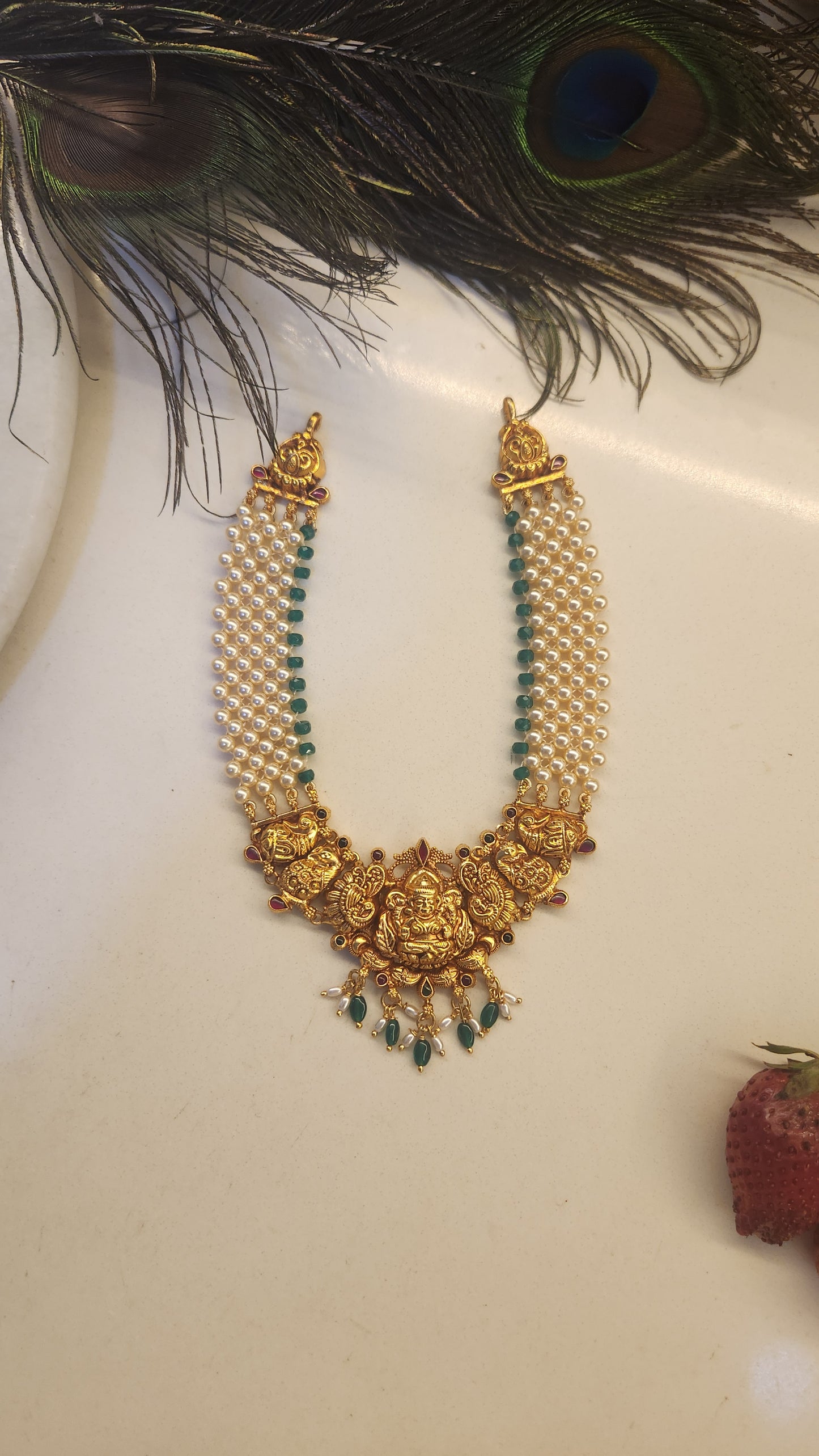 Pearls Nakas Necklace
