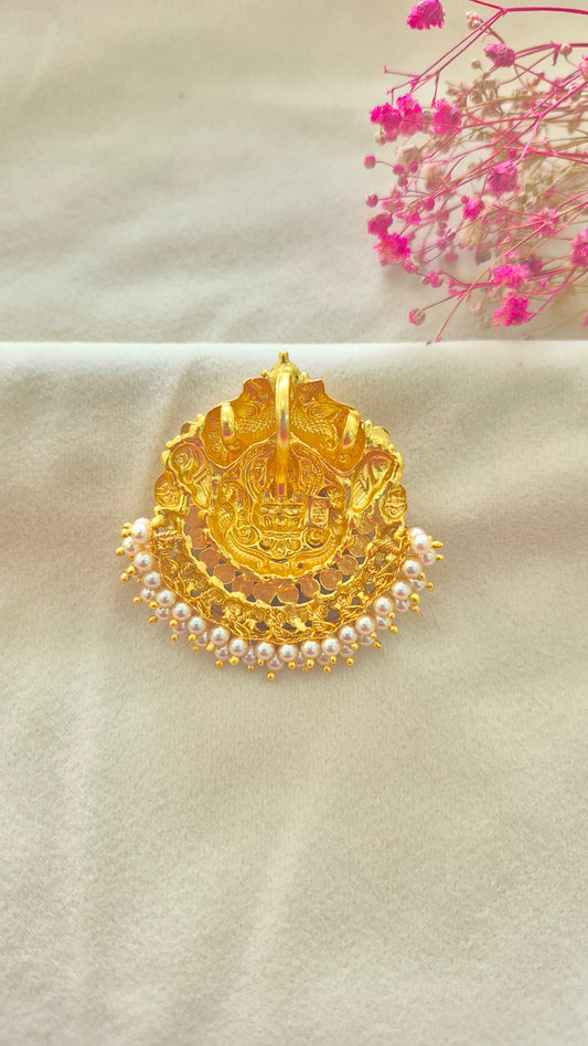 Nakas lakshmi Pearl pendant
