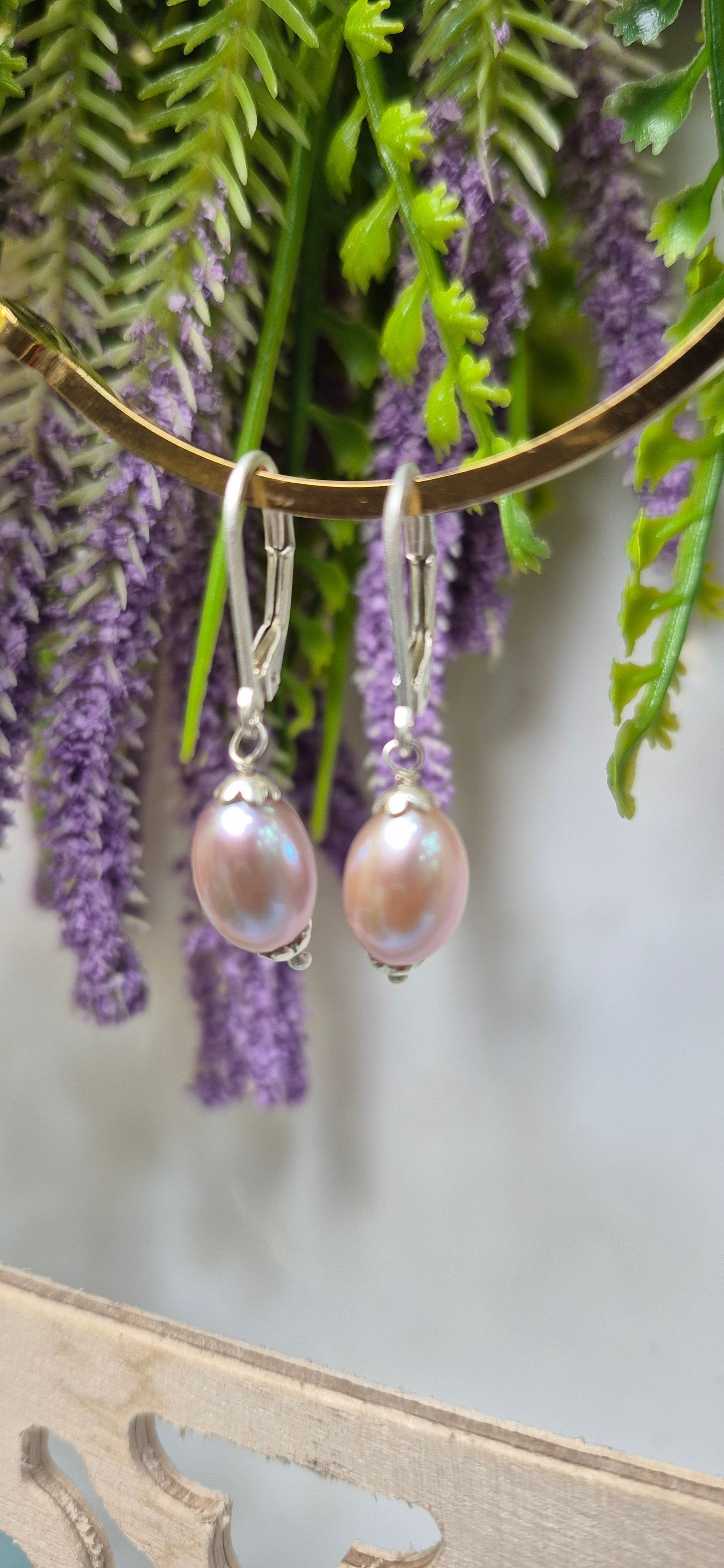 Grey pearl drops