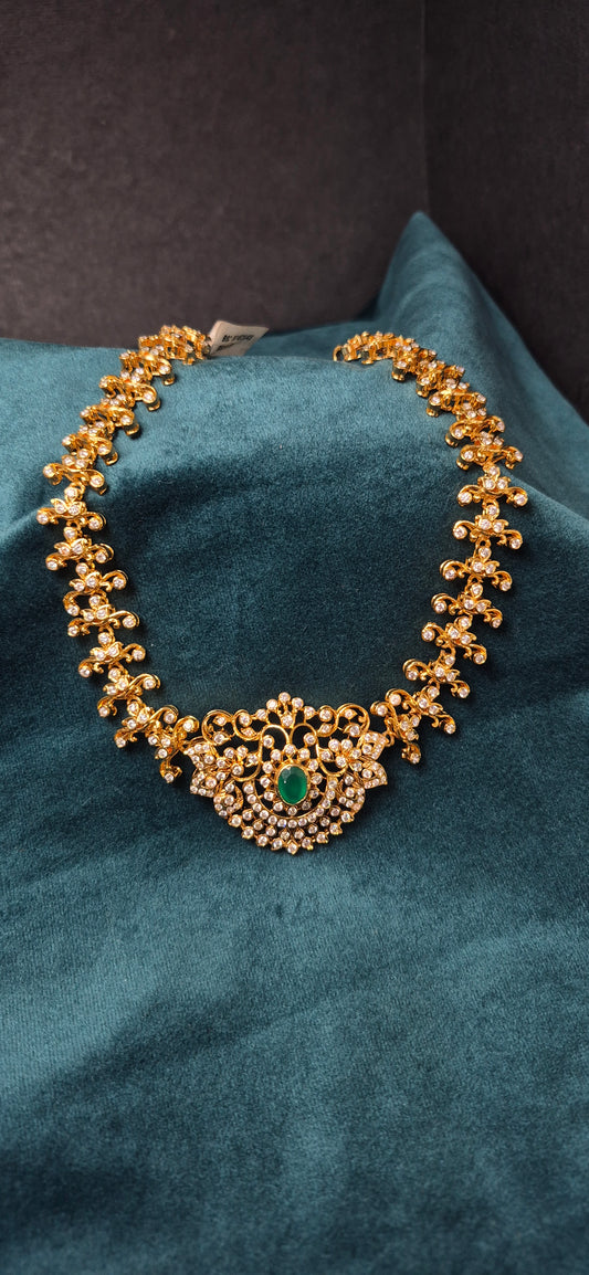 Close setting diamond look alike necklace