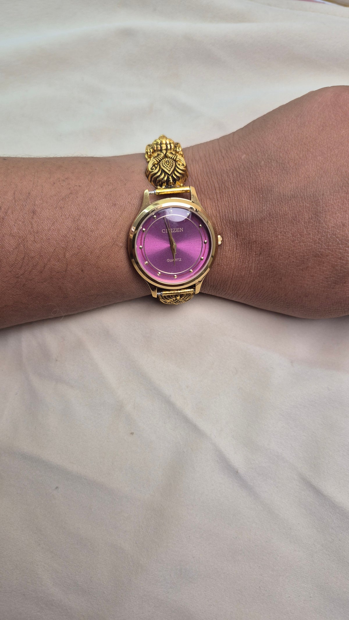 Antique round dial