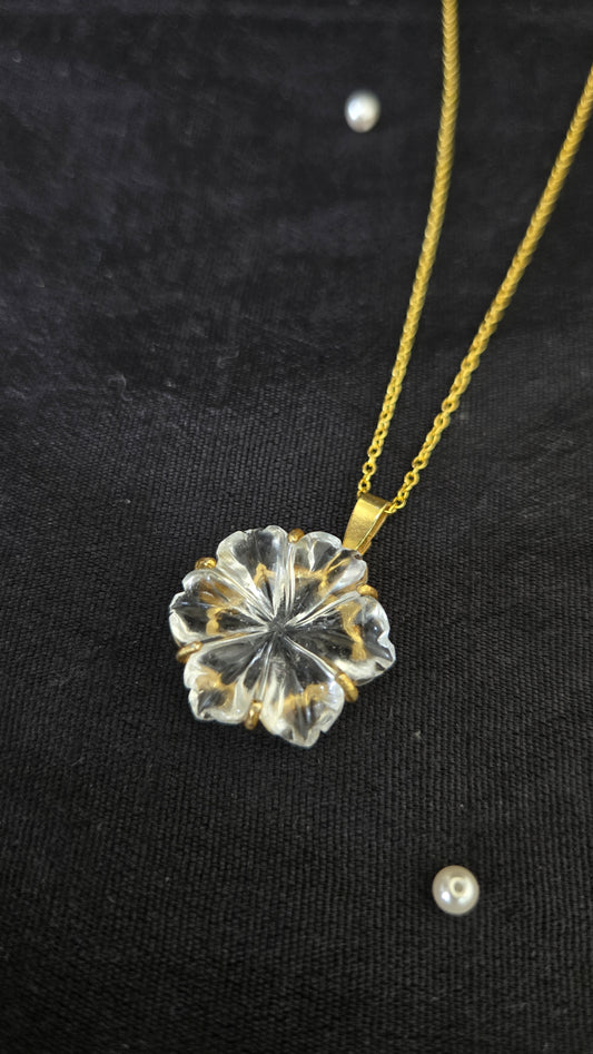 Clear quartz flower carved chain