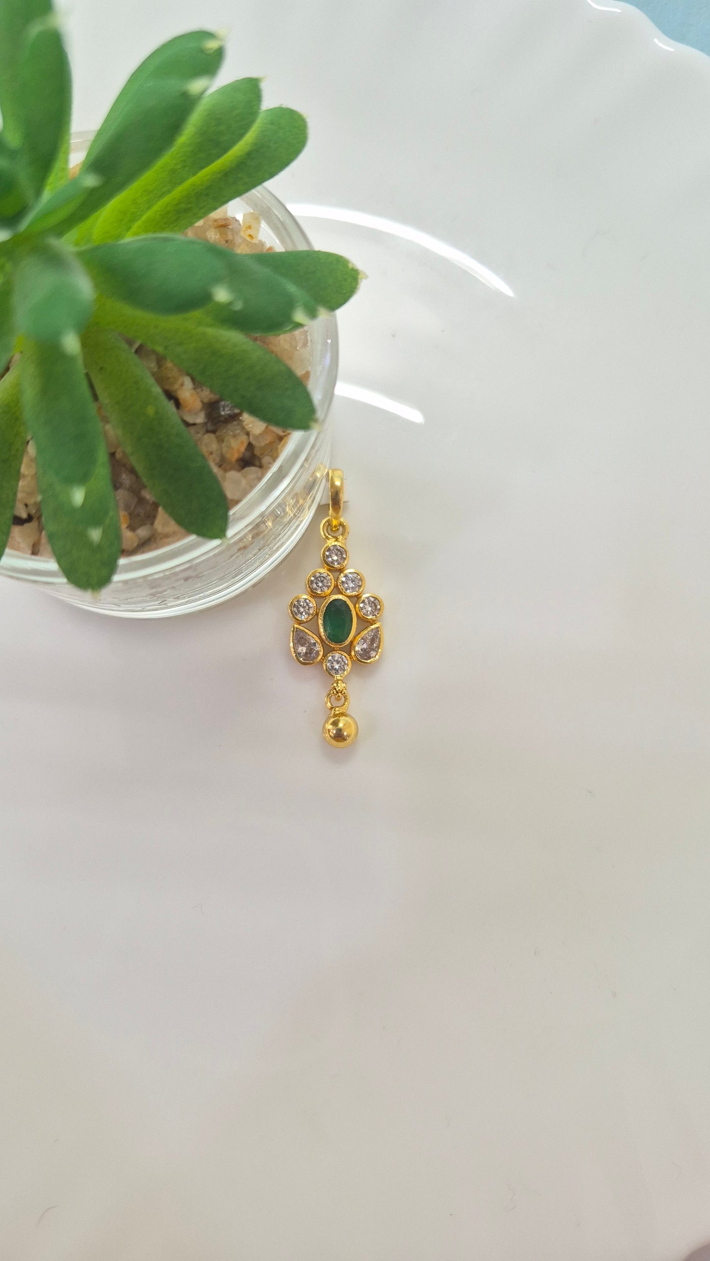 Green pendant