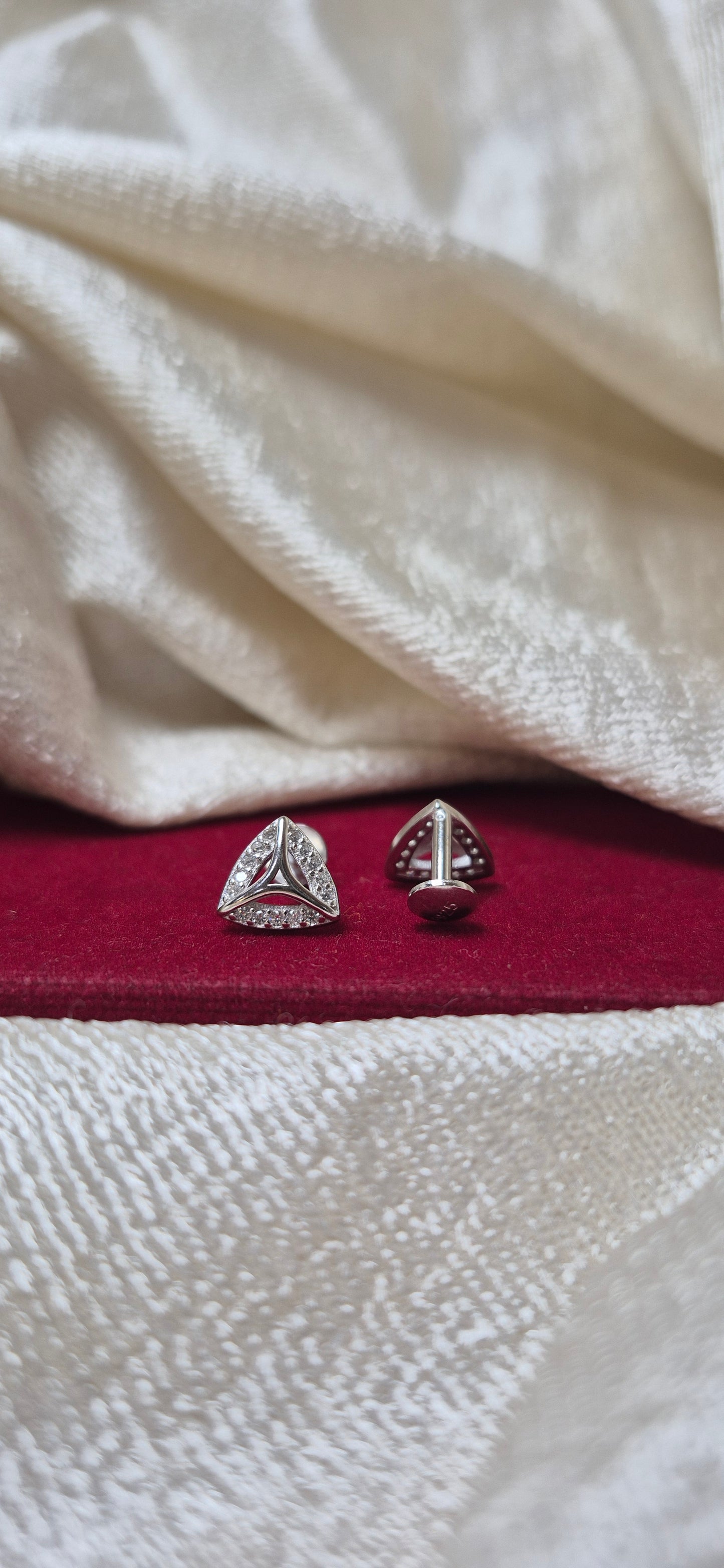 Stone Trio stud