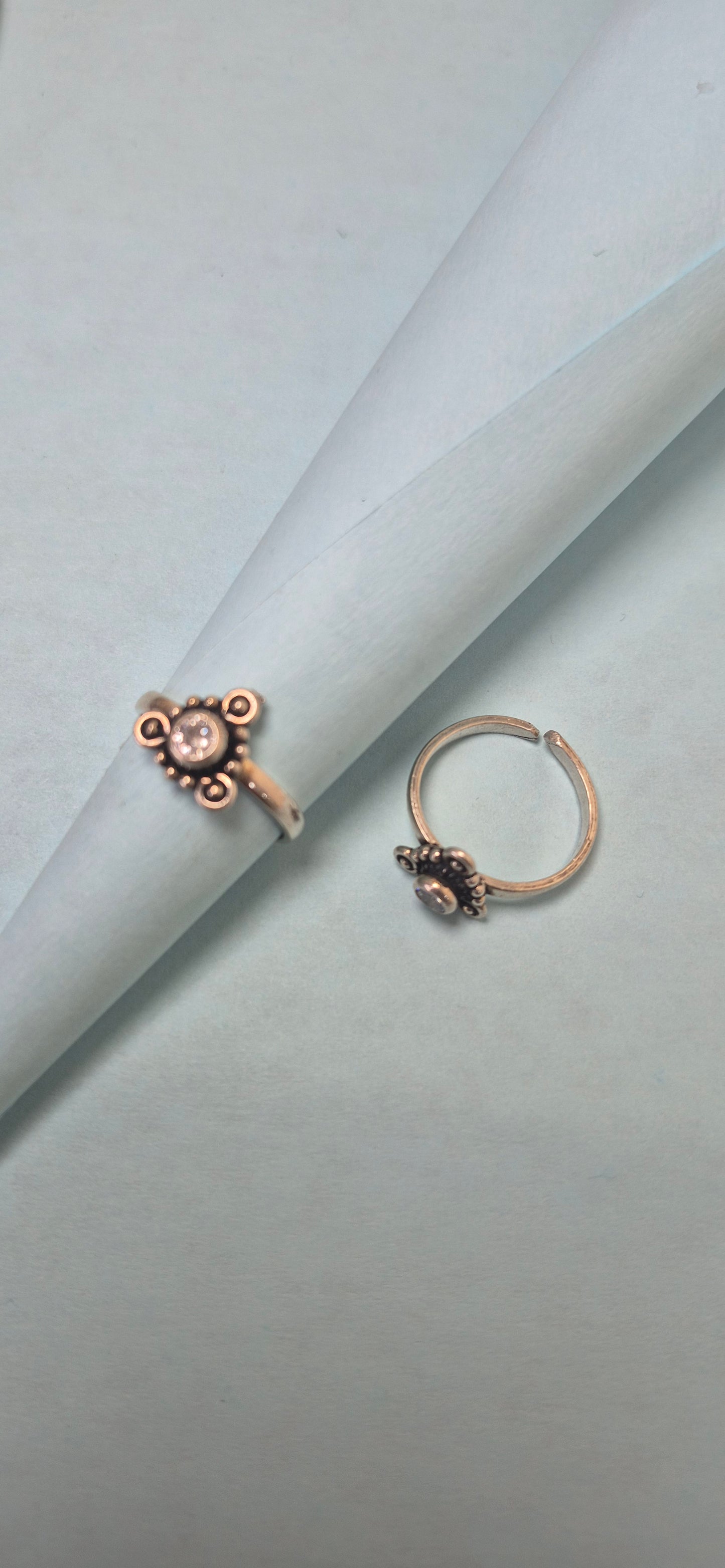 Trio cut stone toe rings