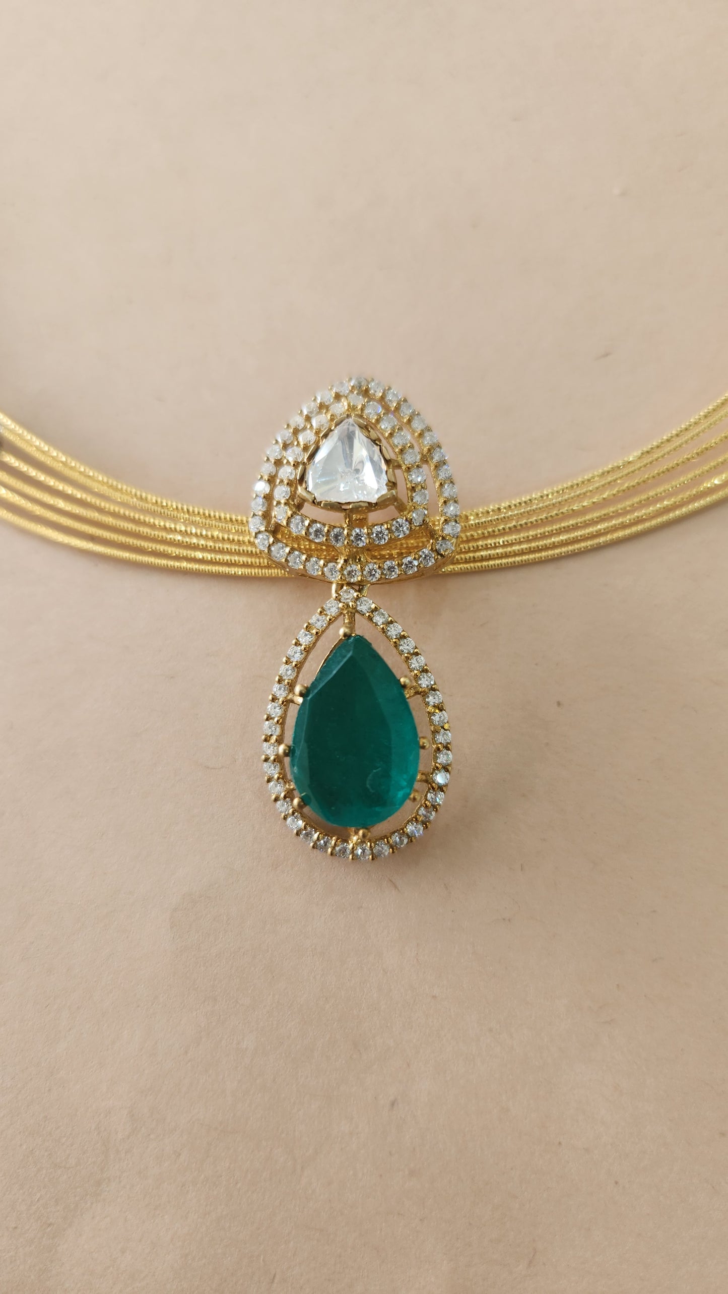 Hasli with Victorian pendant