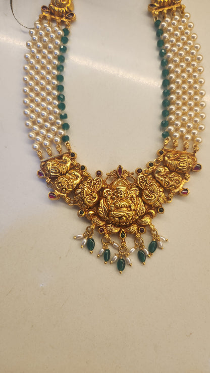 Pearls Nakas Necklace