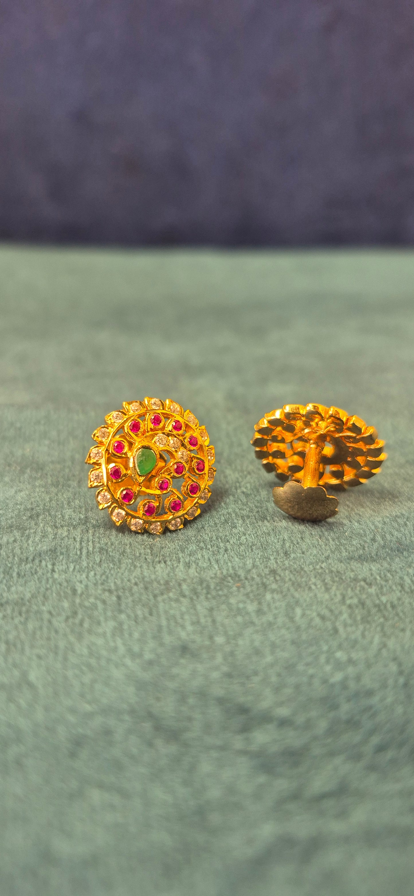 Close setting Studs
