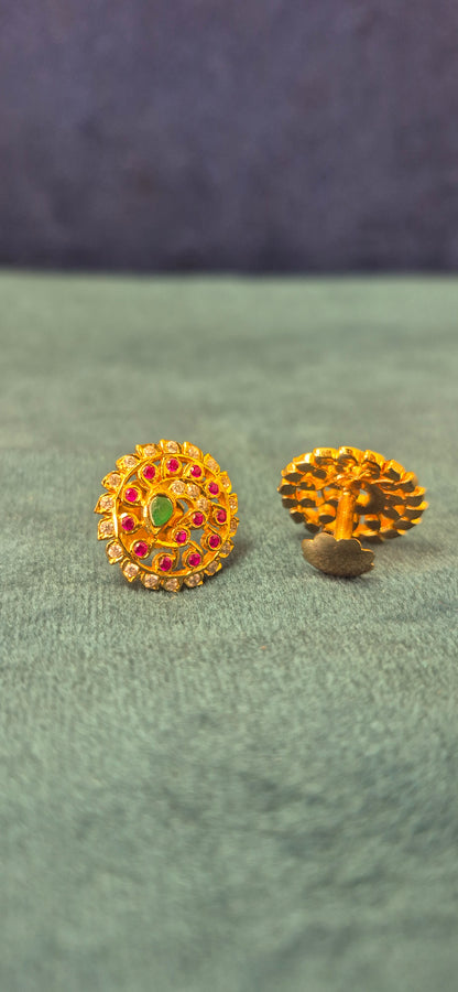 Close setting Studs