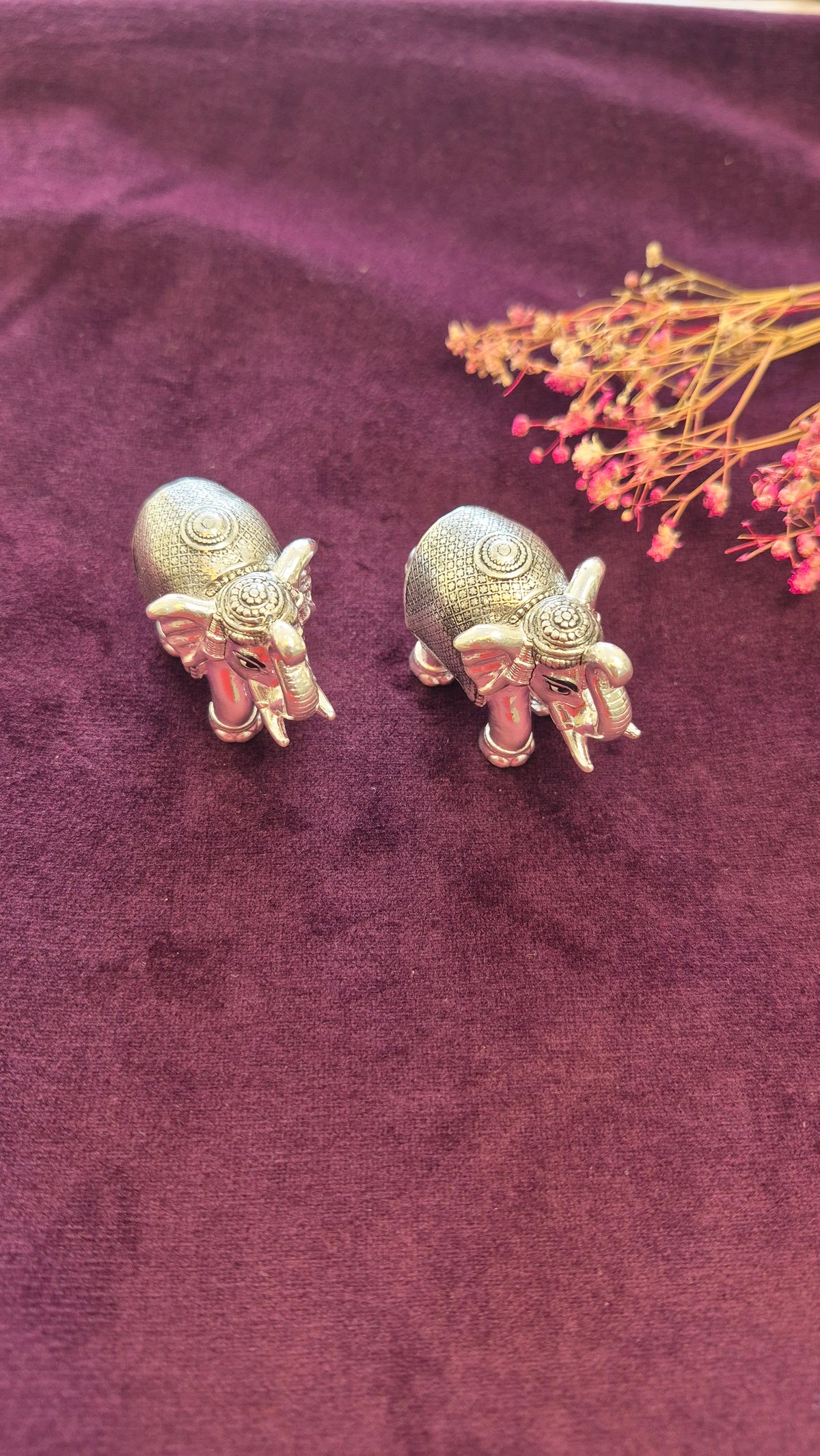 Light weight Elephants