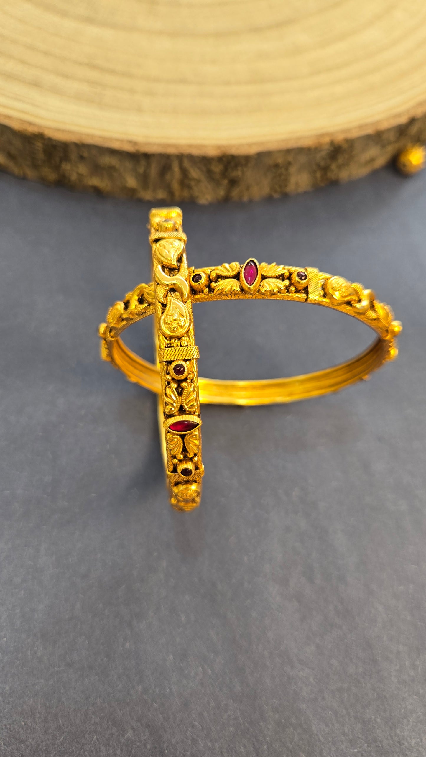 Nagas bangles