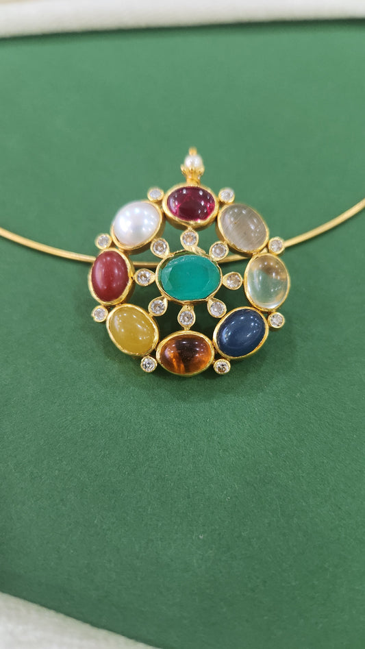 Hasli with Navaratna pendant