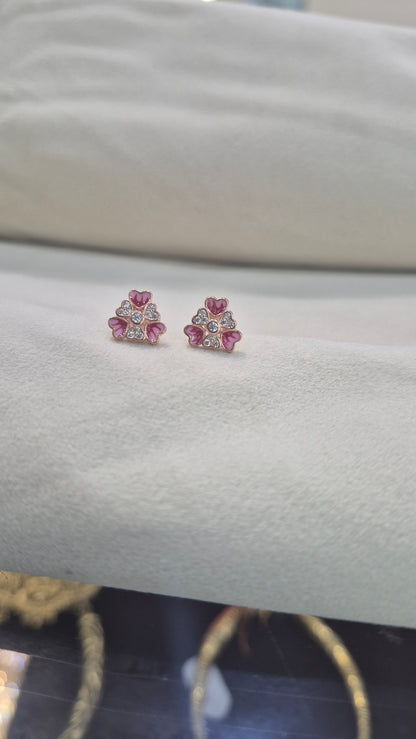 6 petal red stud