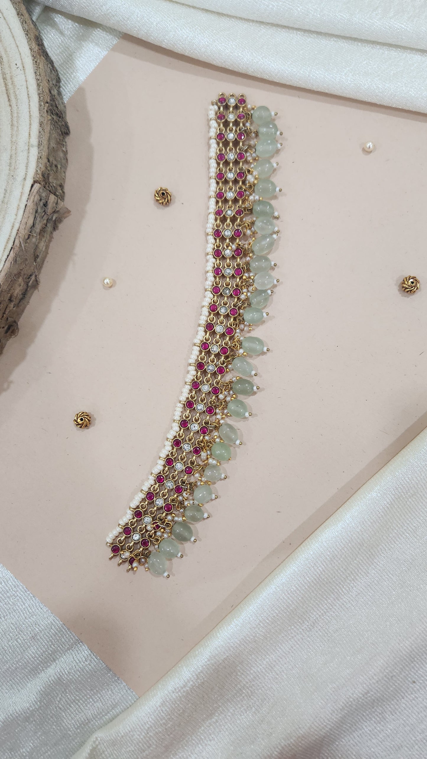 Kundan choker