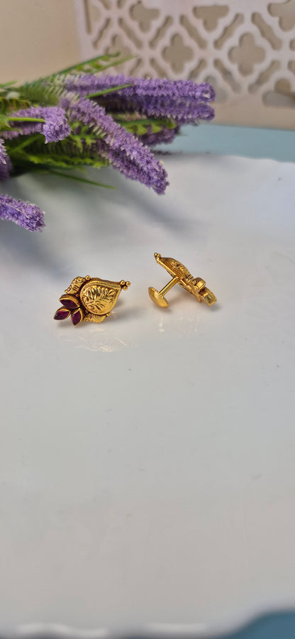 Kundan stud