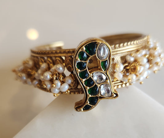 Contemporary pearl and kundan bangle