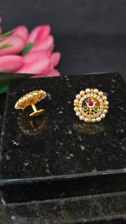 Stone tulip with Pearls stud