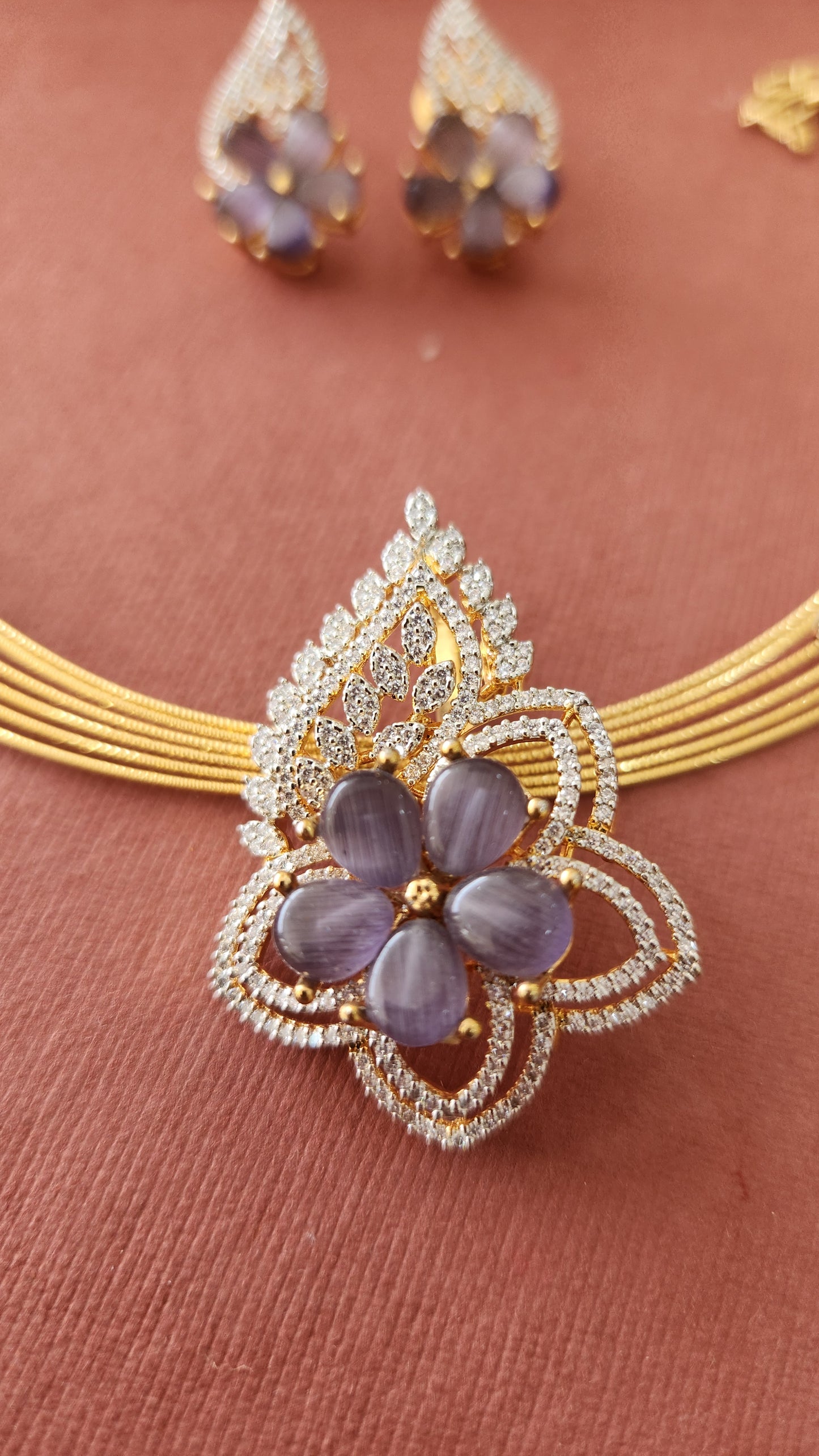 Hasli with lavender stone Victorian pendant set
