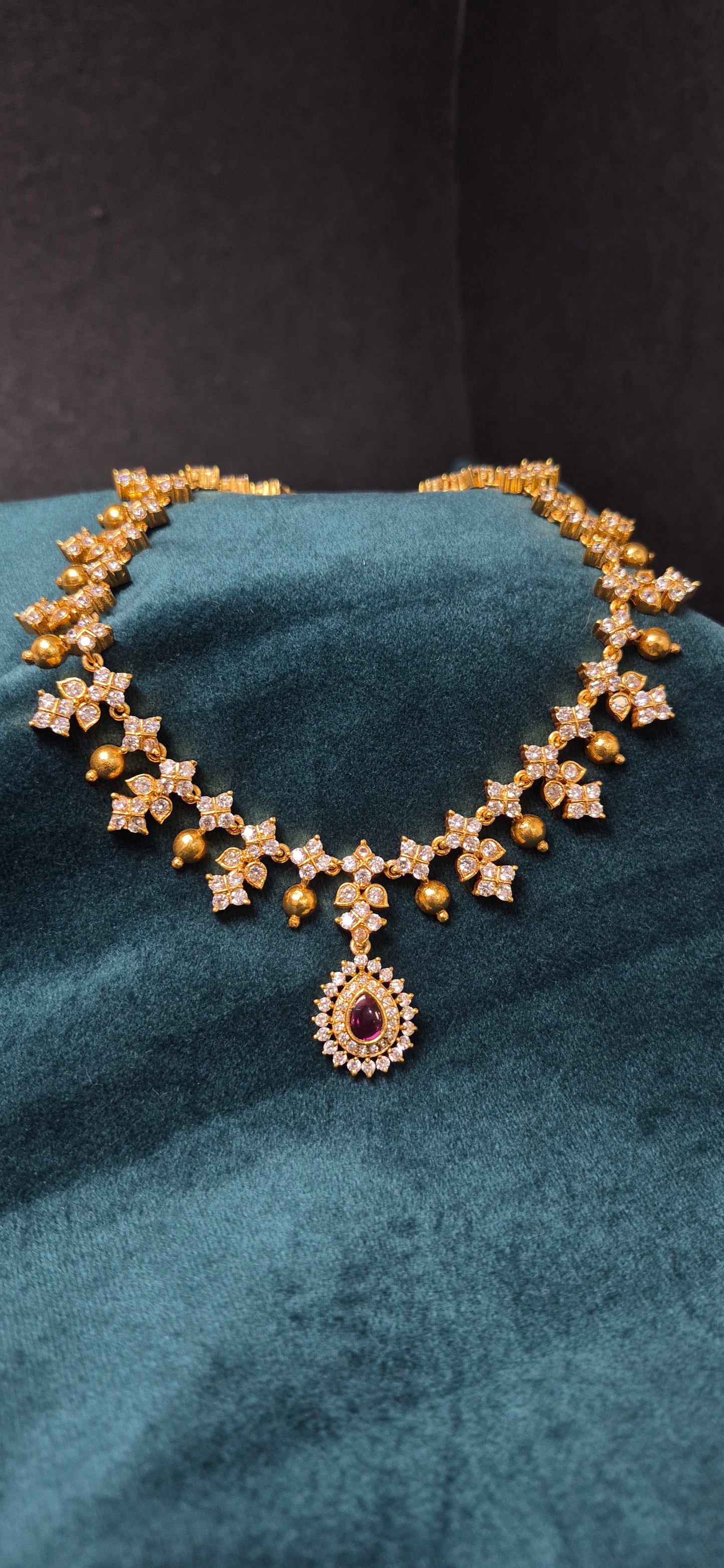 Special stone necklace