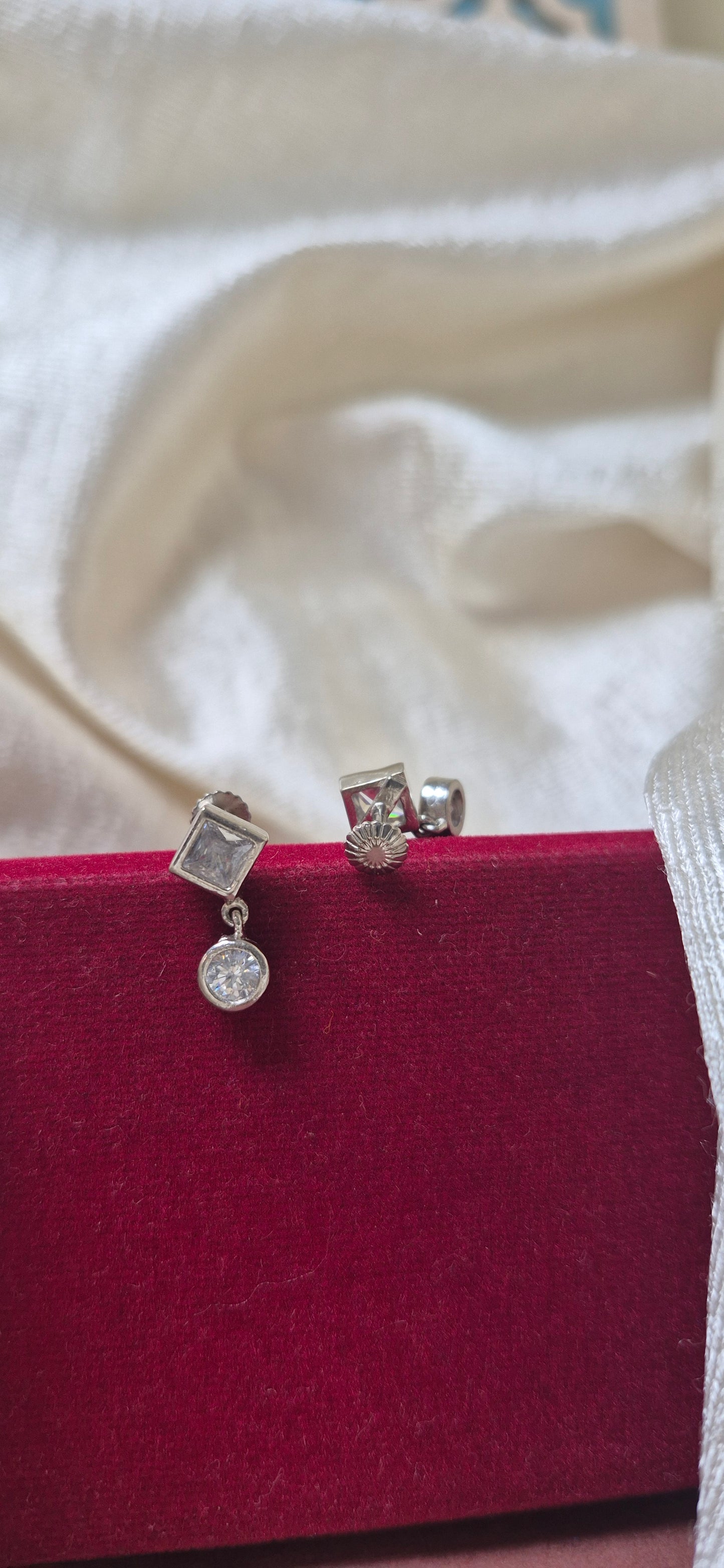 Stone small drop studs