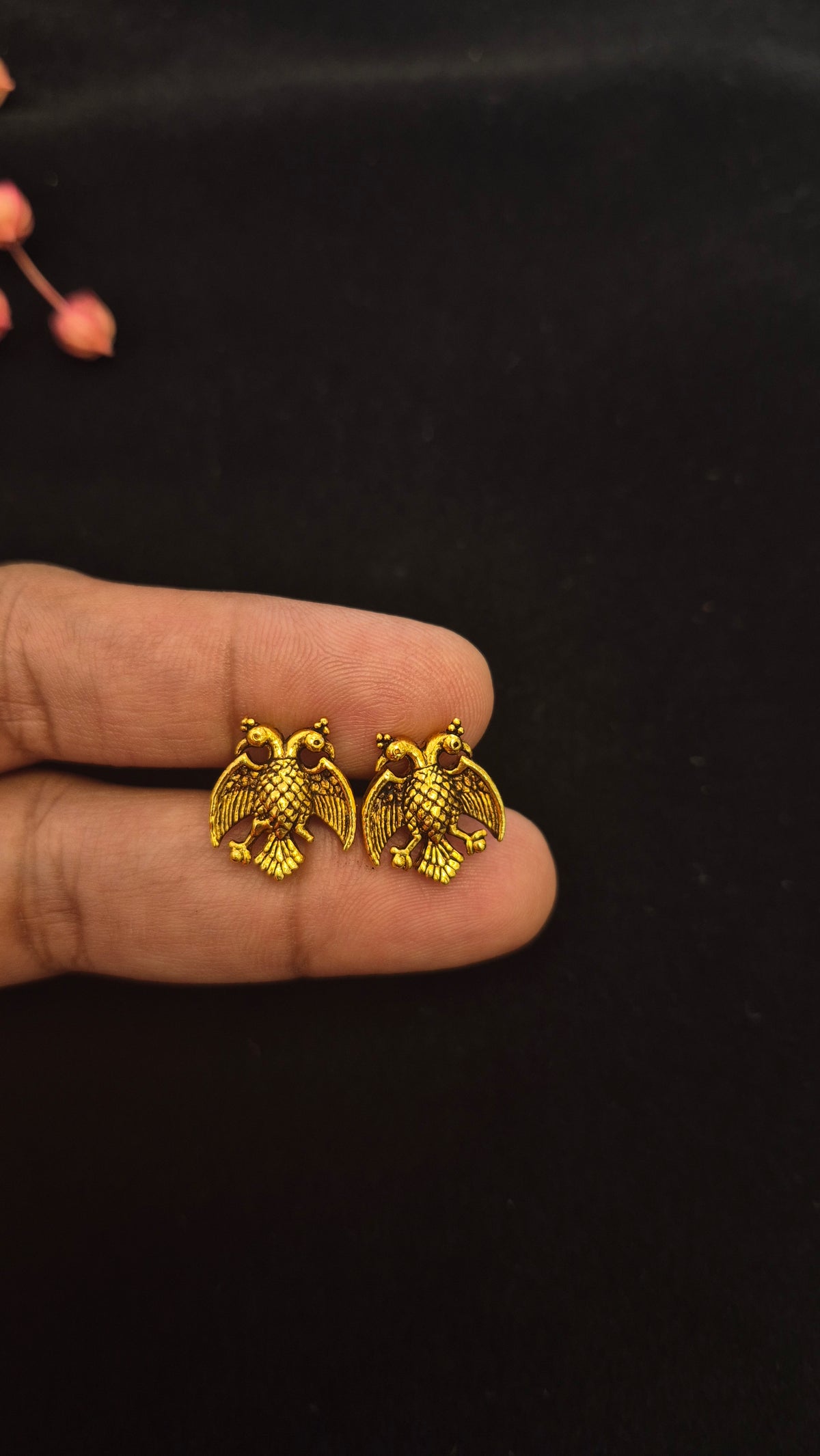 Ganda Berunda studs